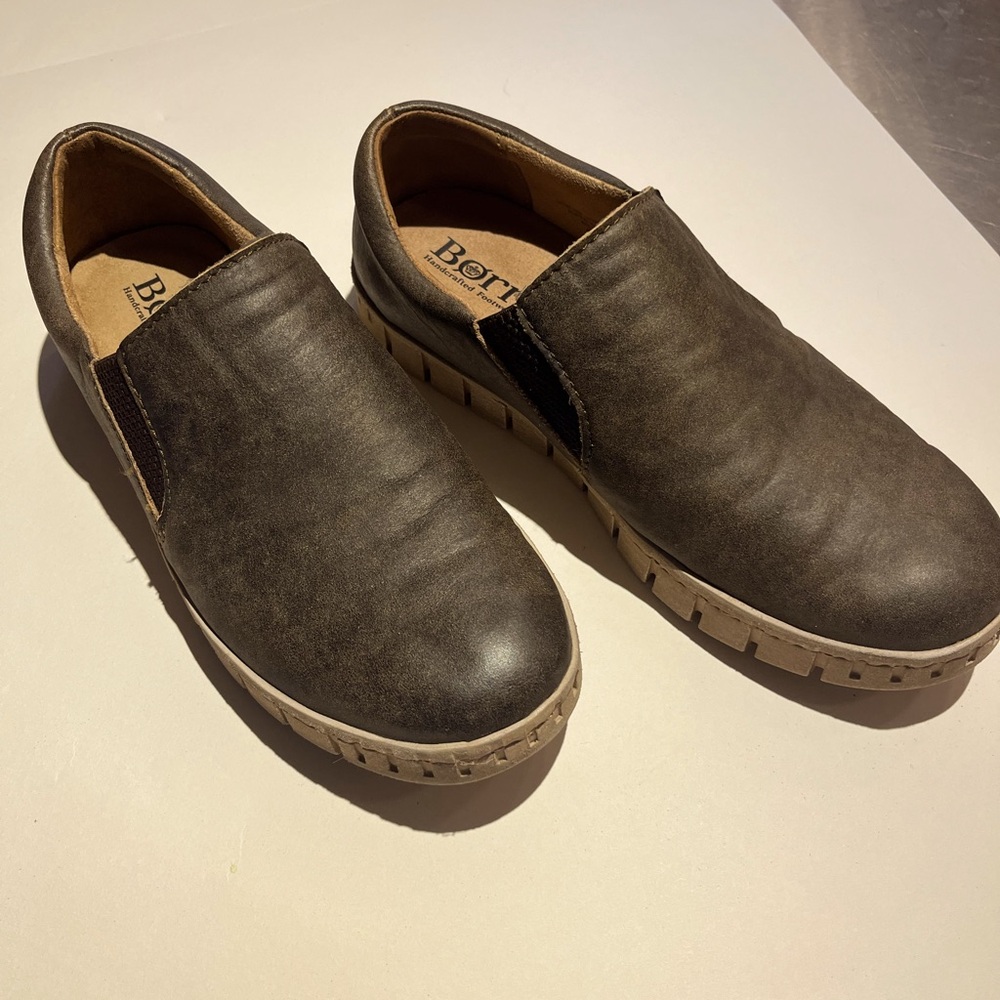 Men’s Born leather casual loafers 9 1/2